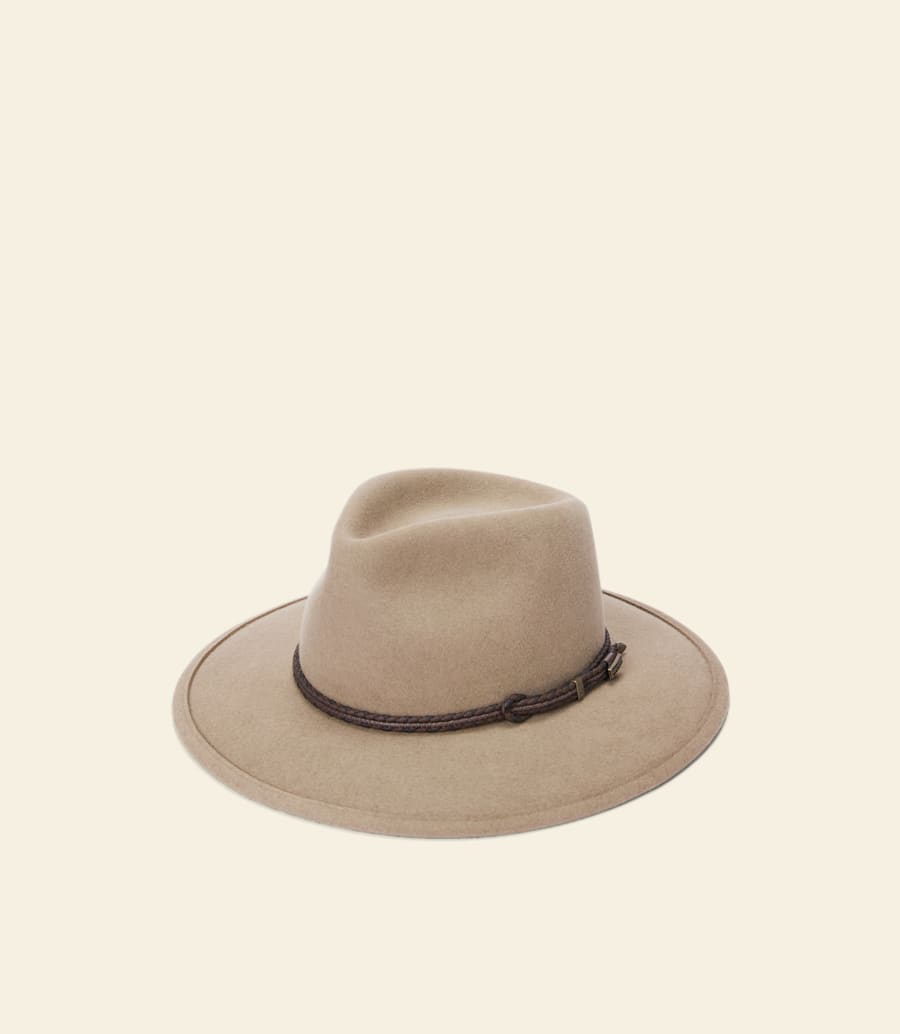 chapeau de voyageur akubra