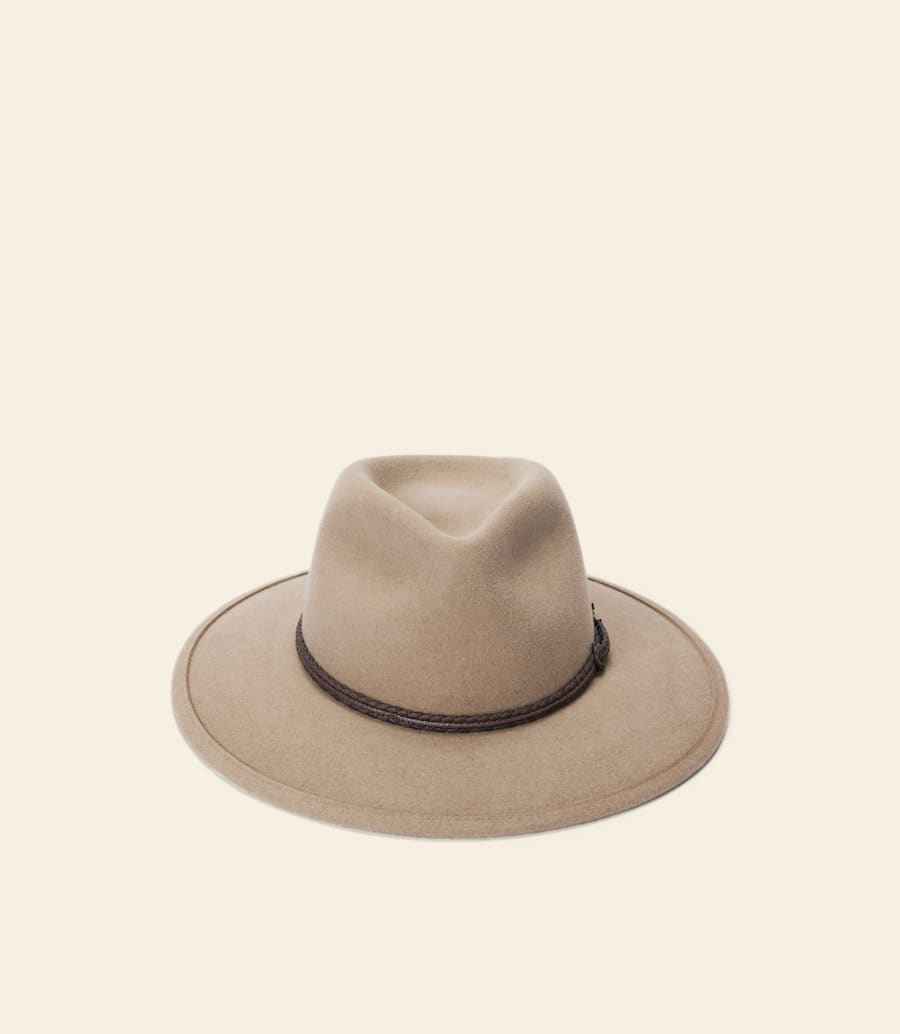 chapeau de voyageur akubra