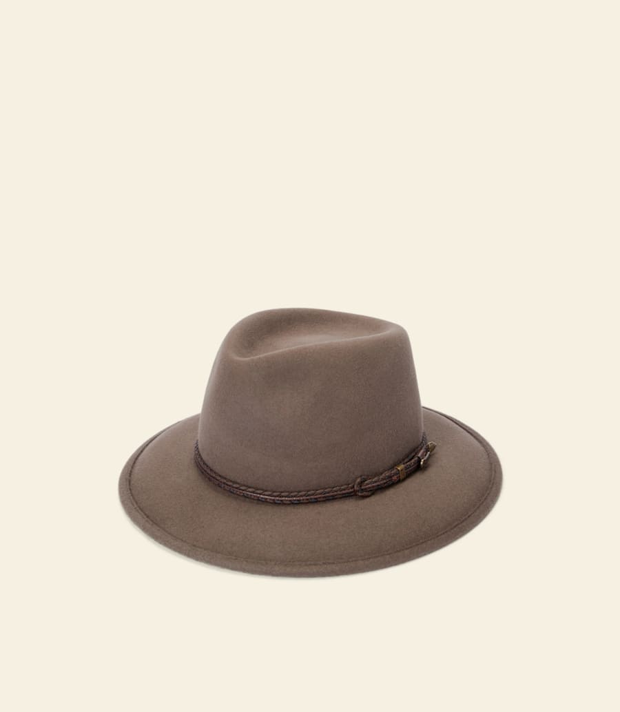 chapeau de voyageur akubra