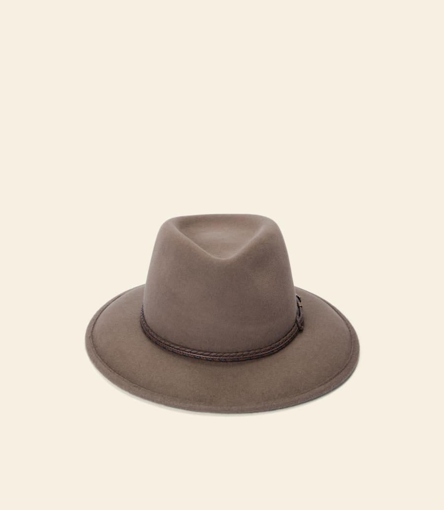chapeau de voyageur akubra