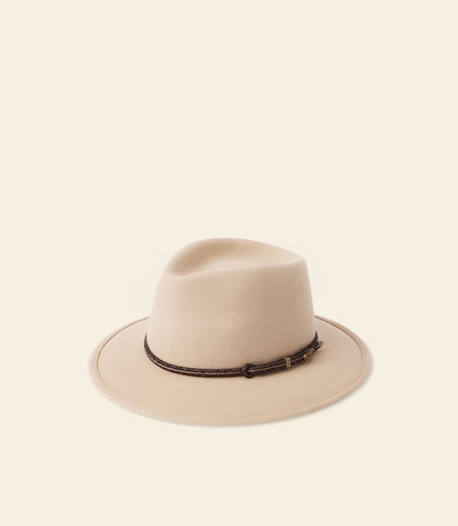 chapeau de voyageur akubra