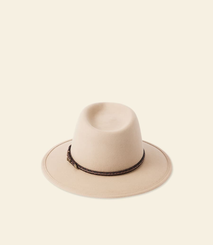 chapeau de voyageur akubra