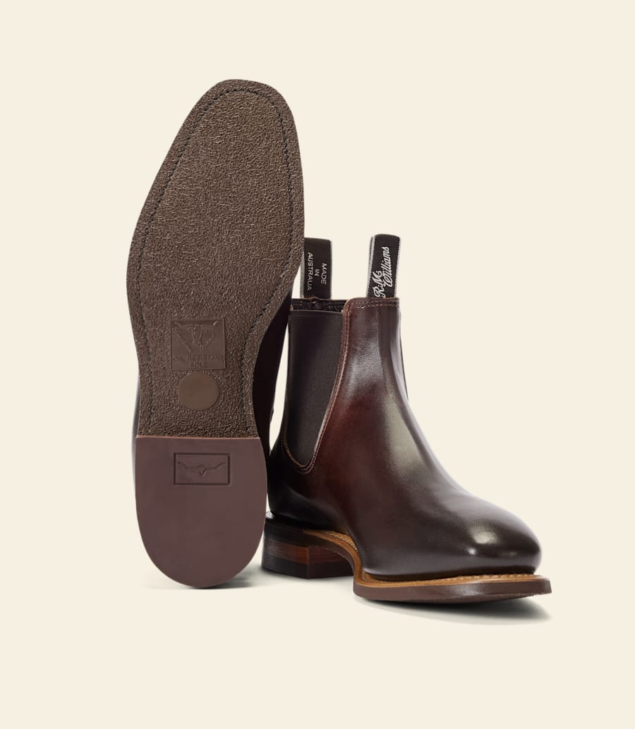 bottes artisanales – cuir bordeaux patiné